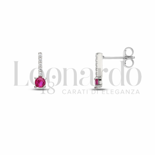 Forma Tondo con Pietra di Colore Rosso e zirconi bianchi in Oro Bianco da 1,3gr.