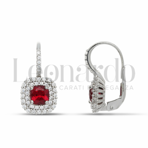 Forma Quadrato con Pietra di Colore Rosso e zirconi bianchi in Oro Bianco da 3,8gr.