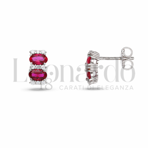 Forma Ovale con Pietra di Colore Rosso e zirconi bianchi in Oro Bianco da 2,3gr.