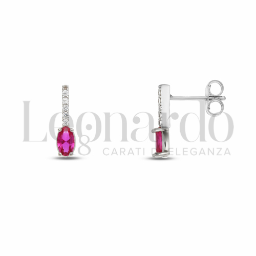 Forma Ovale con Pietra di Colore Rosso e zirconi bianchi in Oro Bianco da 1,5gr.