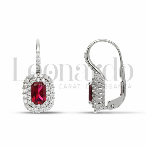 Forma Rettangolo con Pietra di Colore Rosso e zirconi bianchi in Oro Bianco da 3,7gr.