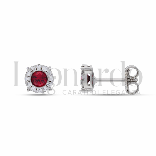 Forma Tondo con Pietra di Colore Rosso e zirconi bianchi in Oro Bianco da 1,9gr.