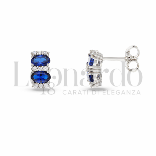 Forma Ovale con Pietra di Colore Blu e zirconi bianchi in Oro Bianco da 2,3gr.