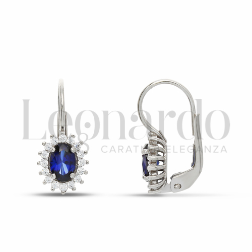 Forma Ovale con Pietra di Colore Blu e zirconi bianchi in Oro Bianco da 2,5gr.