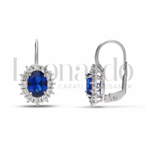 Forma Ovale con Pietra di Colore Blu e zirconi bianchi in Oro Bianco da 3,4gr.