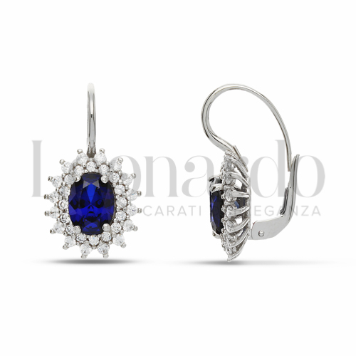 Forma Ovale con Pietra di Colore Blu e zirconi bianchi in Oro Bianco da 4,9gr.