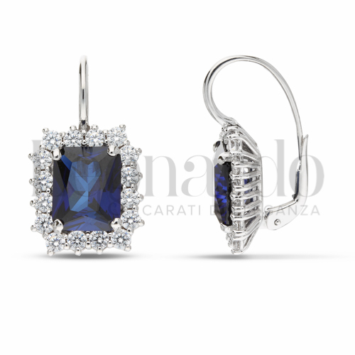 Forma Rettangolo con Pietra di Colore Blu e zirconi bianchi in Oro Bianco da 7,6gr.