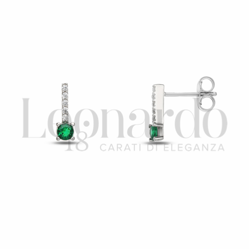 Forma Tondo con Pietra di Colore Verde e zirconi bianchi in Oro Bianco da 1,3gr.