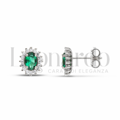 Forma Ovale con Pietra di Colore Verde e zirconi bianchi in Oro Bianco da 2,2gr.