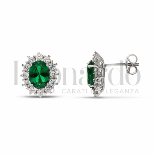 Forma Ovale con Pietra di Colore Verde e zirconi bianchi in Oro Bianco da 3,3gr.
