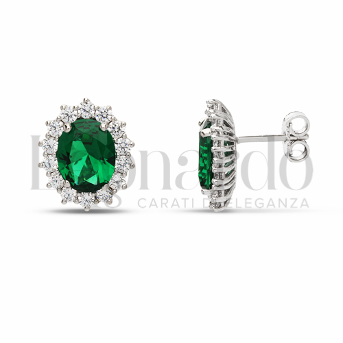 Forma Ovale con Pietra di Colore Verde e zirconi bianchi in Oro Bianco da 5,1gr.