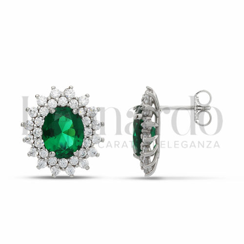 Forma Ovale con Pietra di Colore Verde e zirconi bianchi in Oro Bianco da 6gr.