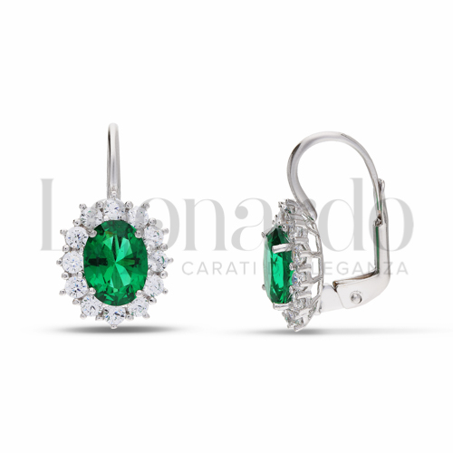 Forma Ovale con Pietra di Colore Verde e zirconi bianchi in Oro Bianco da 3,4gr.