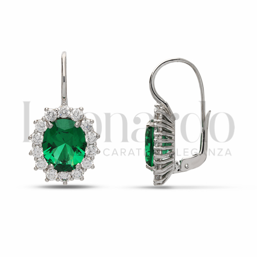 Forma Ovale con Pietra di Colore Verde e zirconi bianchi in Oro Bianco da 5,9gr.
