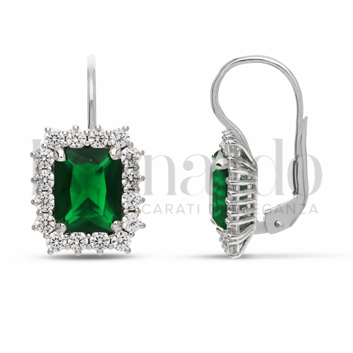 Forma Rettangolo con Pietra di Colore Verde e zirconi bianchi in Oro Bianco da 6,9gr.