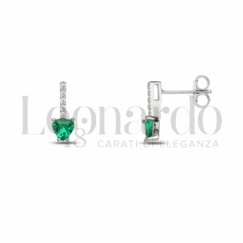 Forma Cuore con Pietra di Colore Verde e zirconi bianchi in Oro Bianco da 1,3gr.