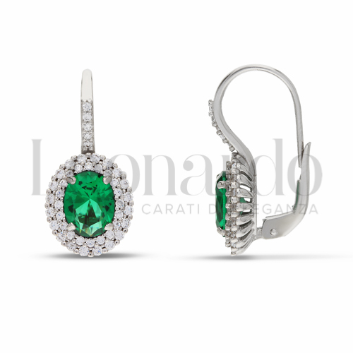 Forma Ovale Grande con Pietra di Colore Verde e zirconi bianchi in Oro Bianco da 4,6gr.