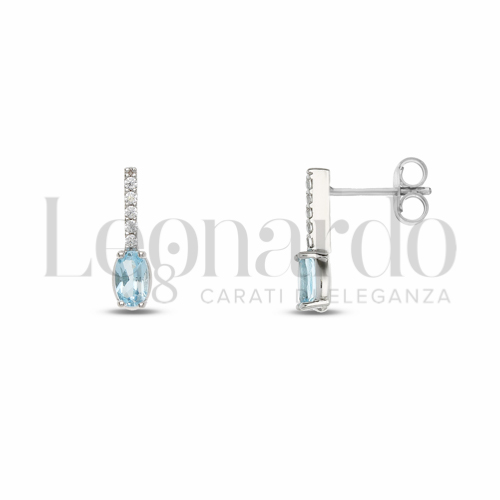 Forma Ovale con Topazio azzurro e zirconi bianchi in Oro Bianco da 1,5gr.