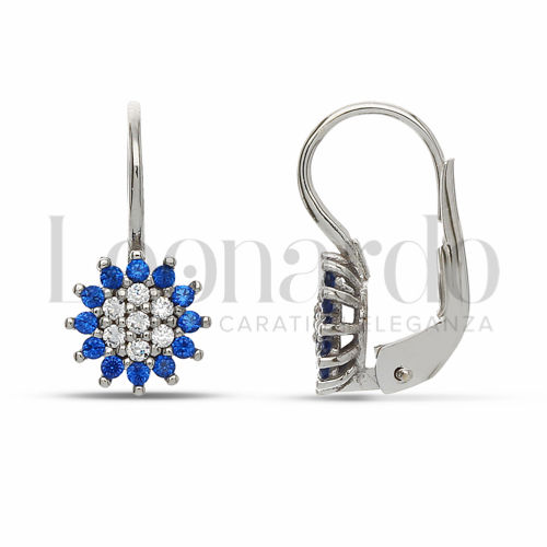Forma Tondo con Cuore di zirconi bianchi e contorno di zirconi blu in Oro Bianco da 1,9gr.